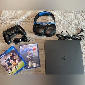 PlayStation 4 in excellent condition